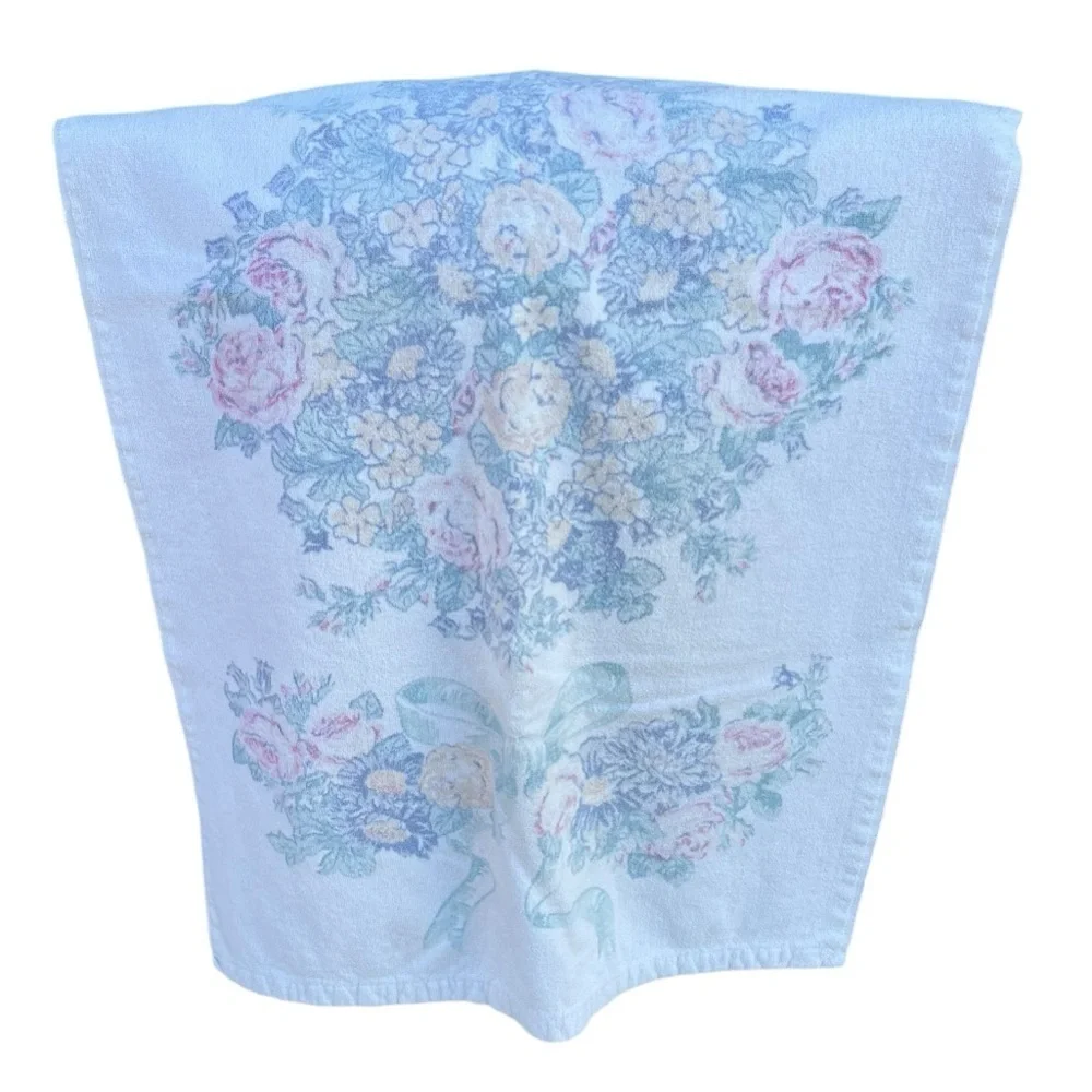 Vintage Cottagecore Floral Bow Coquette Bath Towel Cotton Velour 26” x 45” GUC